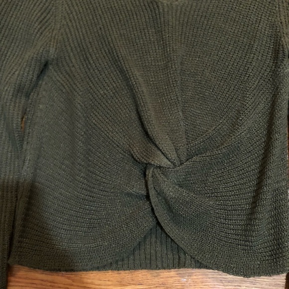 Green Sweater - Picture 2 of 3